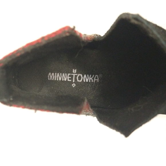 Minnetonka Mari Suede Black And Red Slip-on Ankle Bootie, size 7.5 - Picture 7 of 8